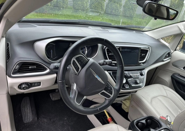 Chrysler Pacifica cena 65900 przebieg: 156700, rok produkcji 2018 z Rzeszów małe 67